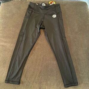 Women’s Buc-ee’s Black Leggings Yoga Pants Capri Cropped Size XS NWT
